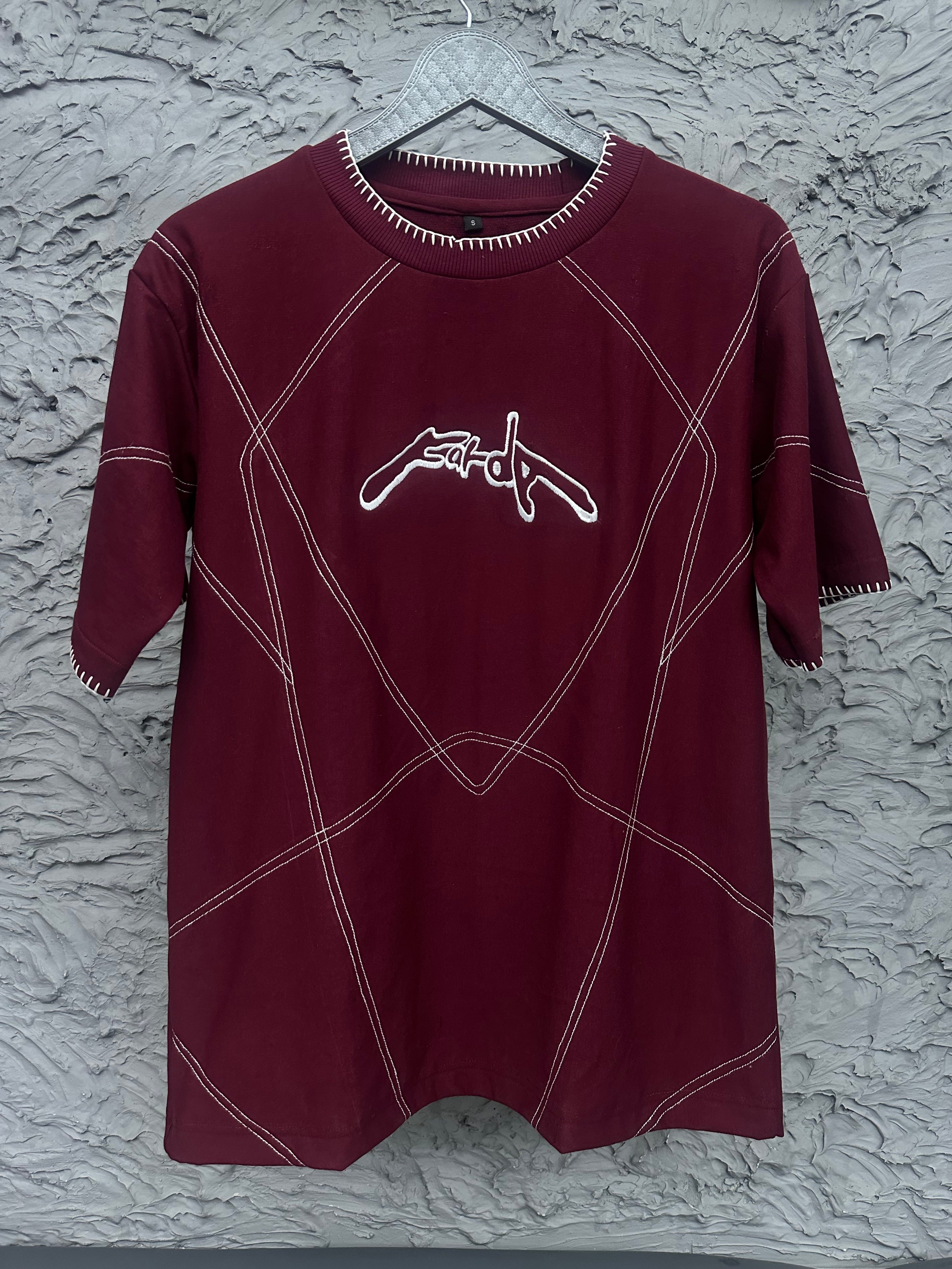 AXIOM TEE: MAROON