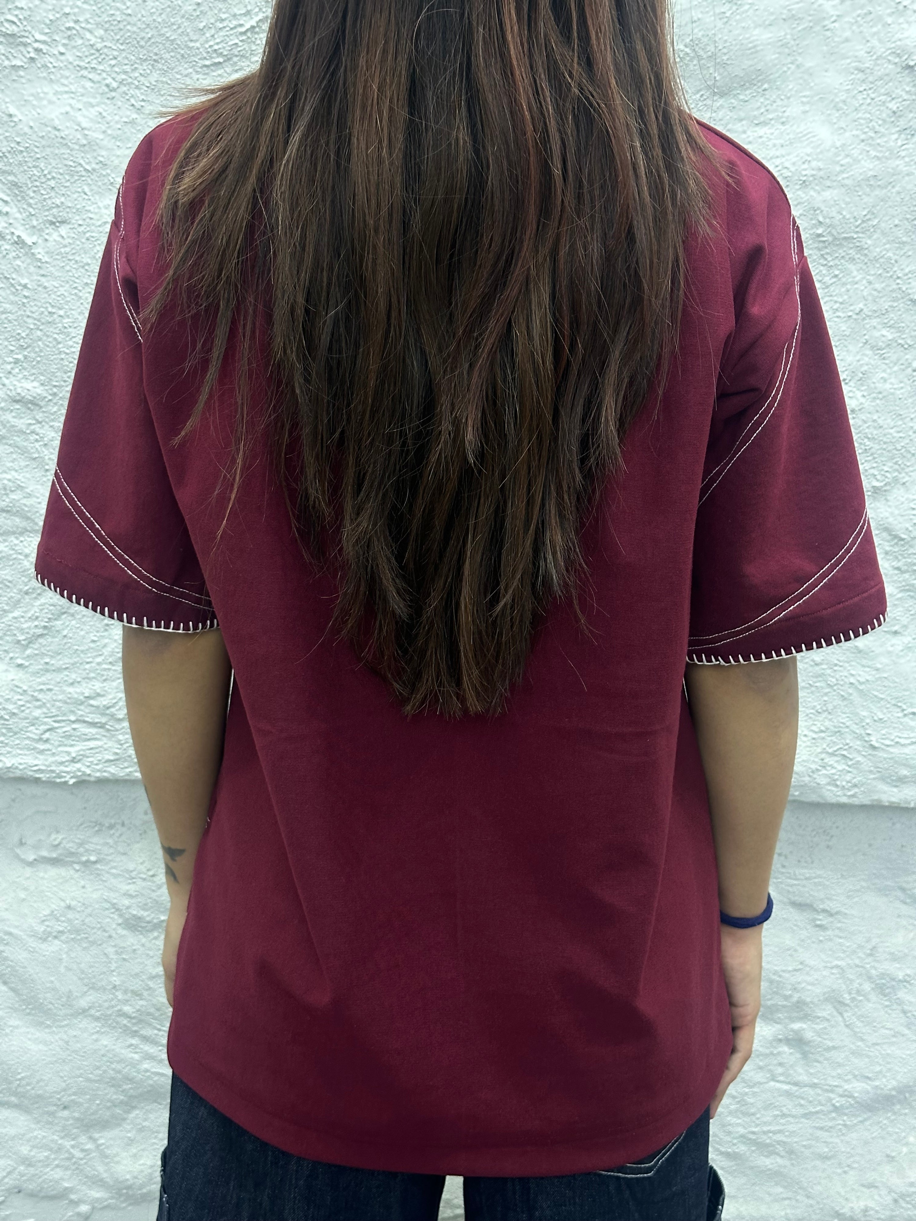 AXIOM TEE: MAROON