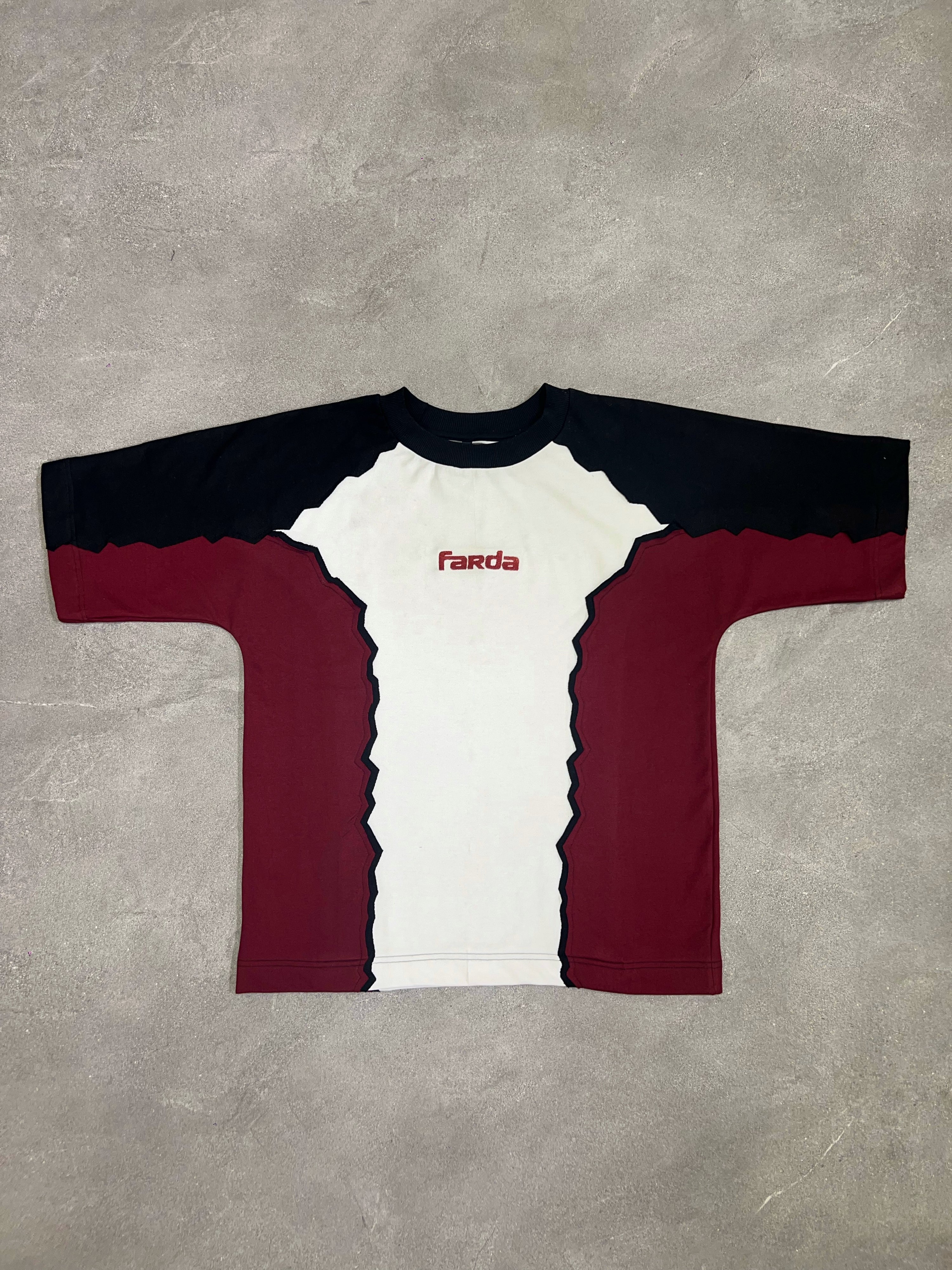 HEXA TEE: MAROON/BLACK/WHITE