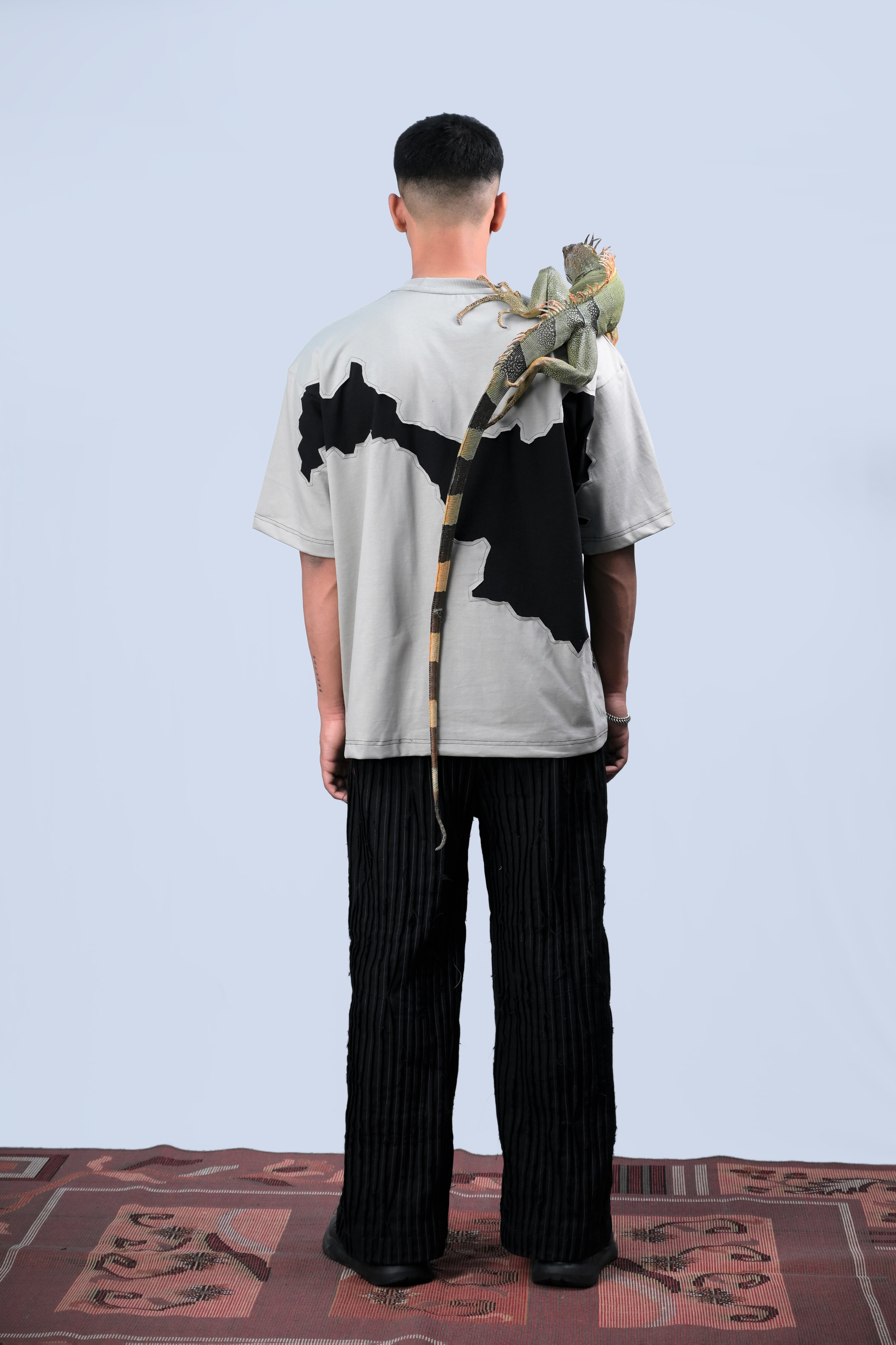 AUTOGRAPH TEE: LIFEGRAY (UNISEX)