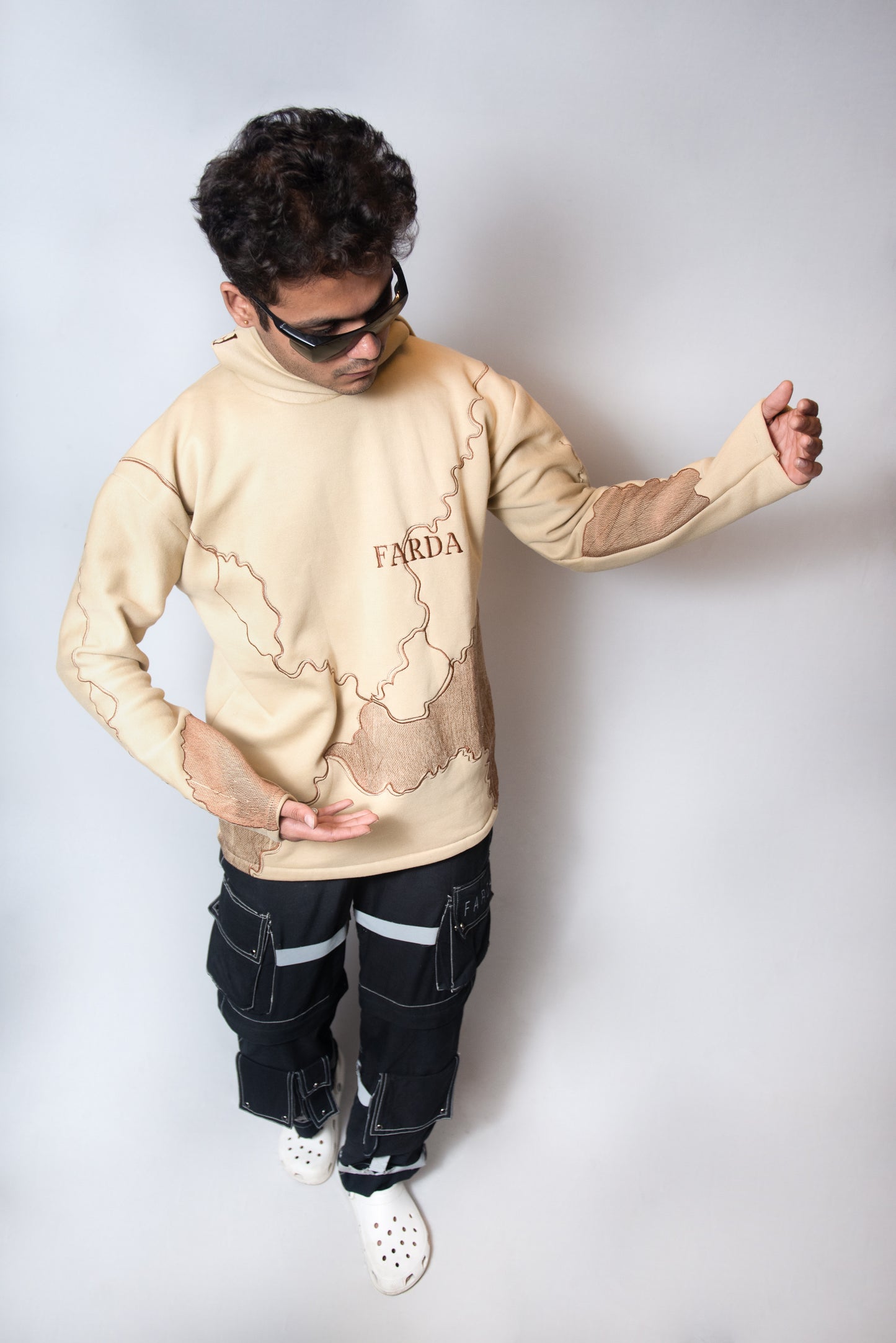 EARTHQUAKE HOODIE