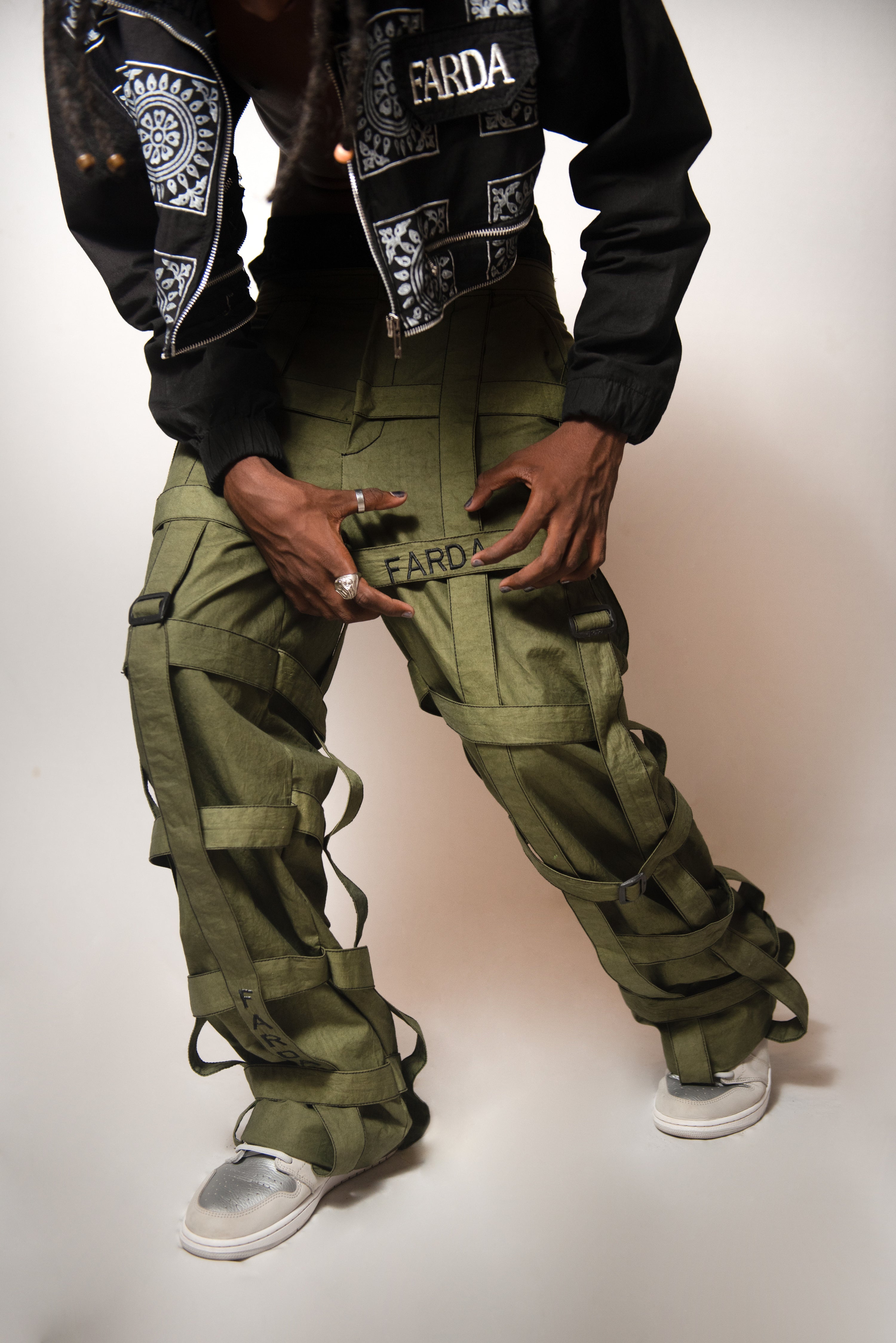 TRAP CARGOS: OLIVE