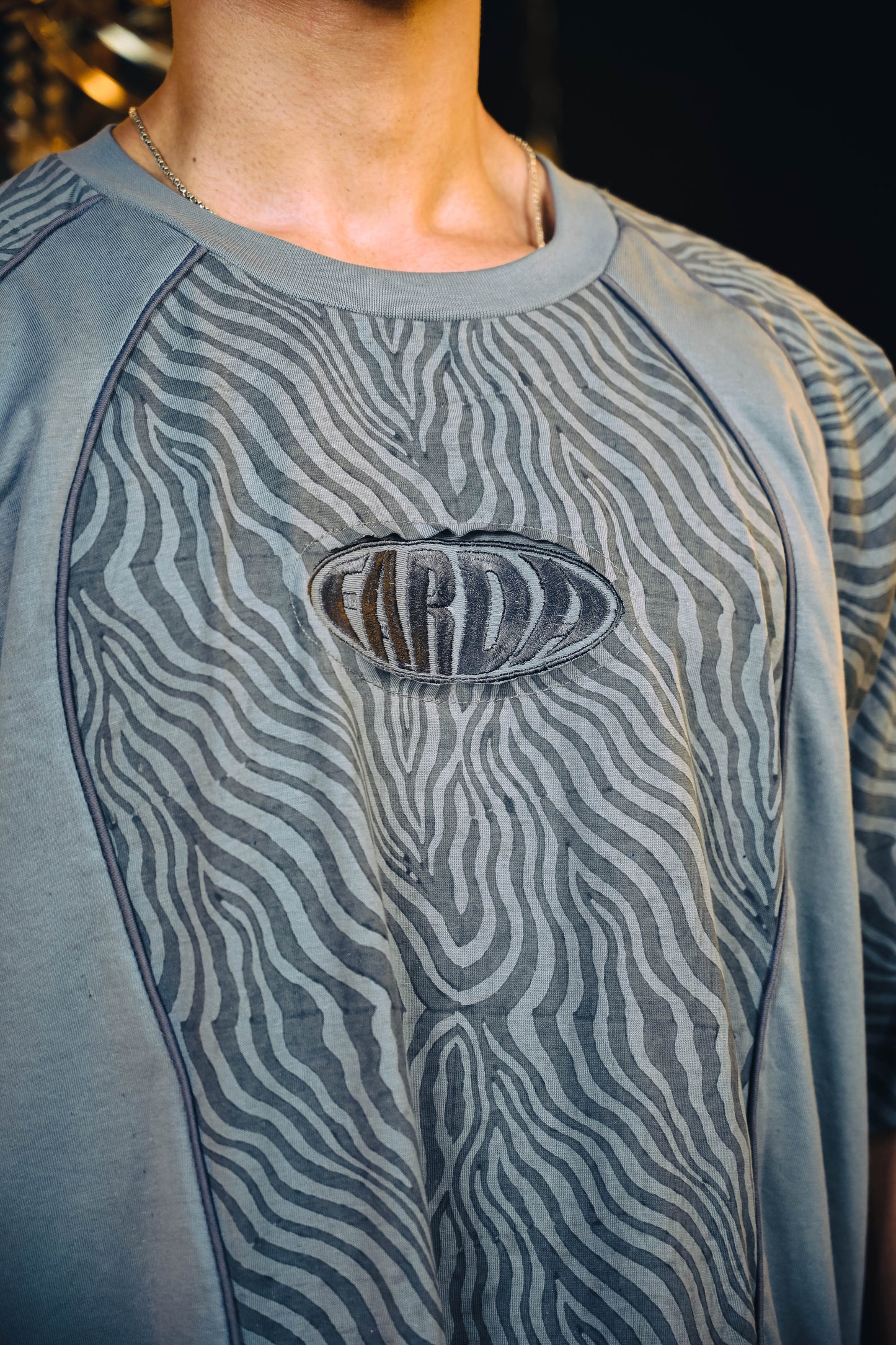 EZBRA TEE: METEOR [UNISEX]