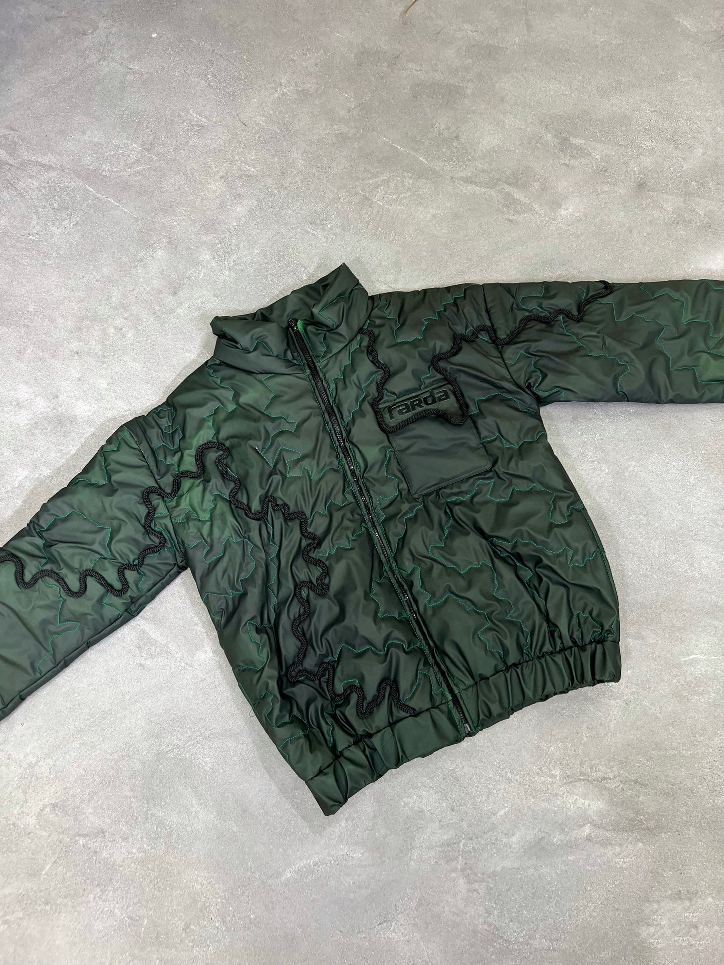 2.6 THERMOCHROMIC JACKET (GREEN ON GREEN)