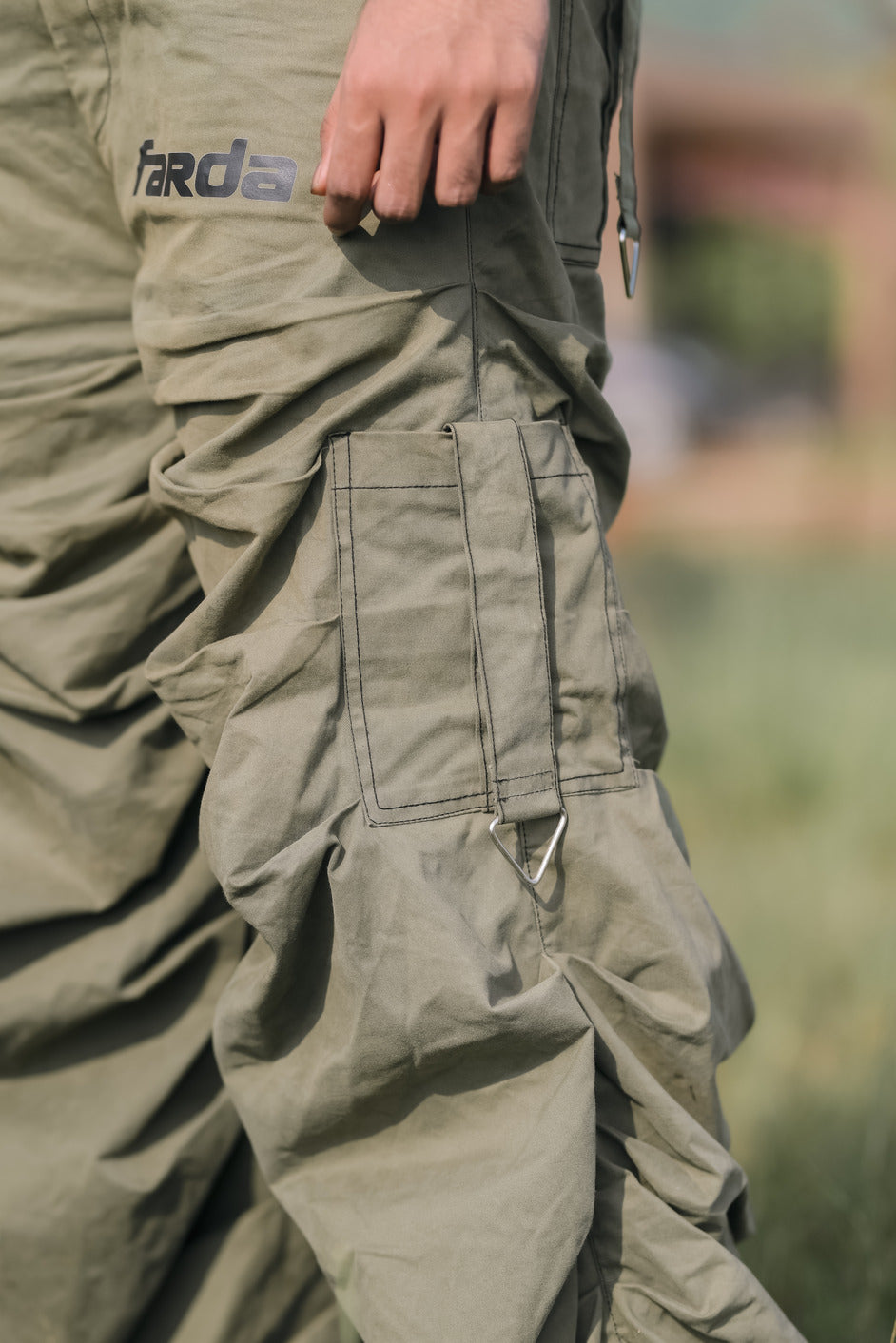 BRAGGY CARGOS: OLIVE GREEN