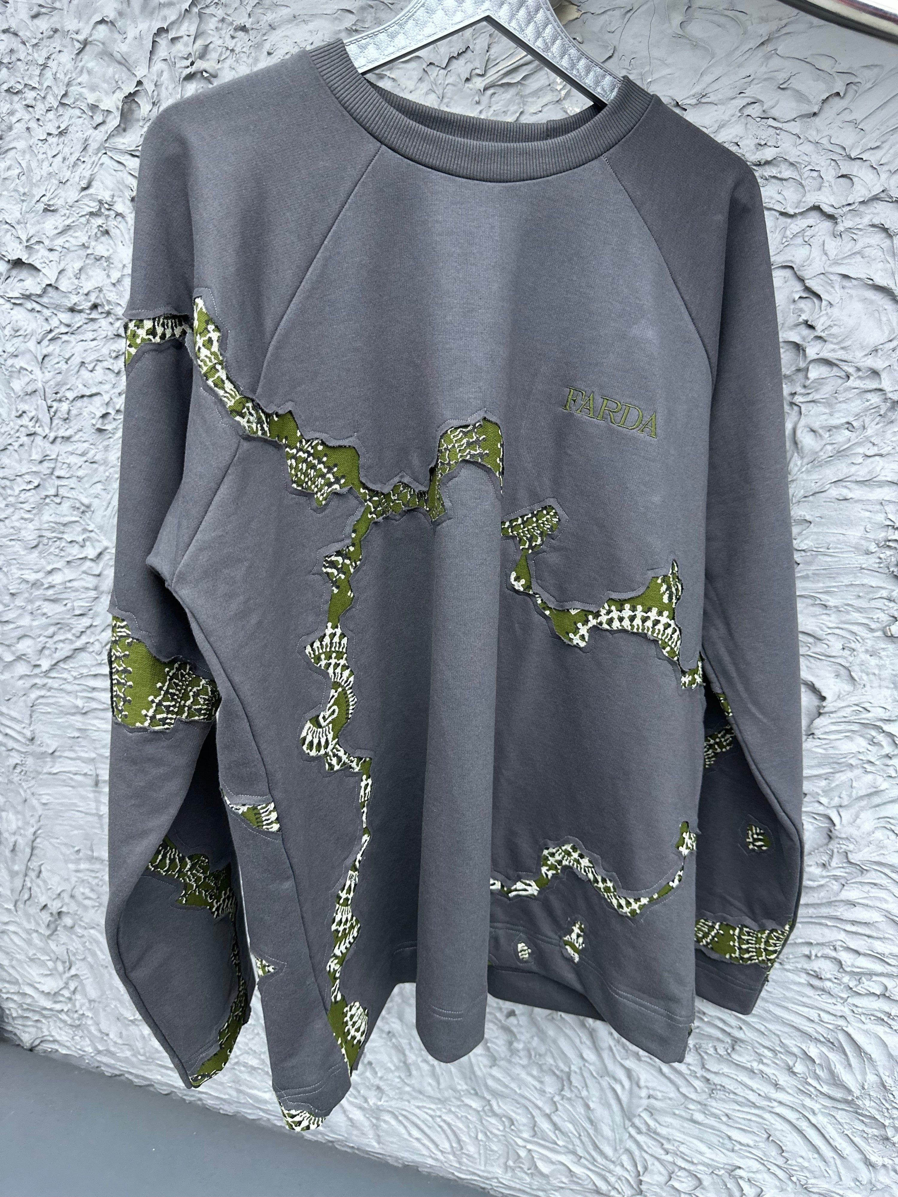 CHASM SWEATSHIRT