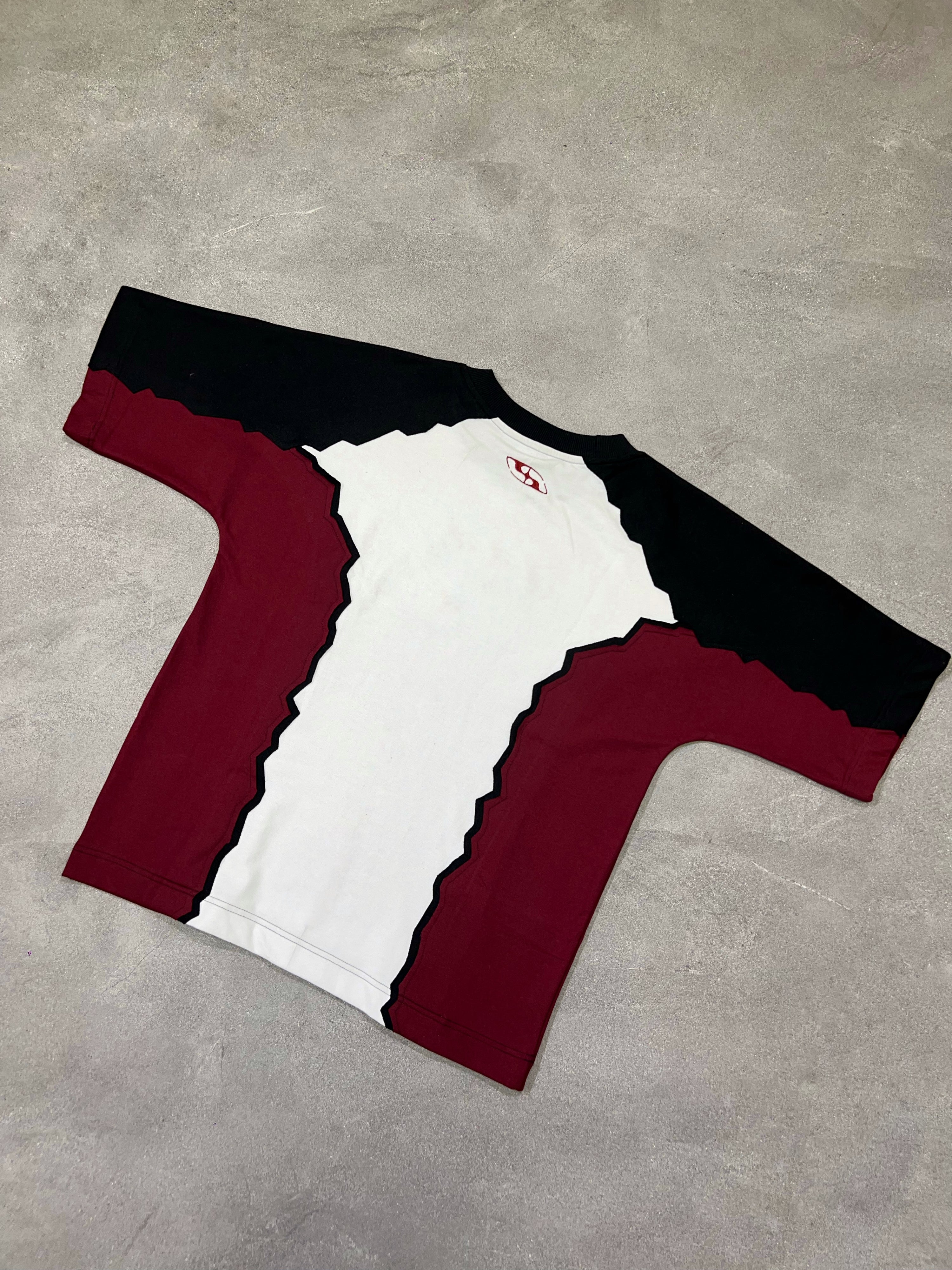 HEXA TEE: MAROON/BLACK/WHITE