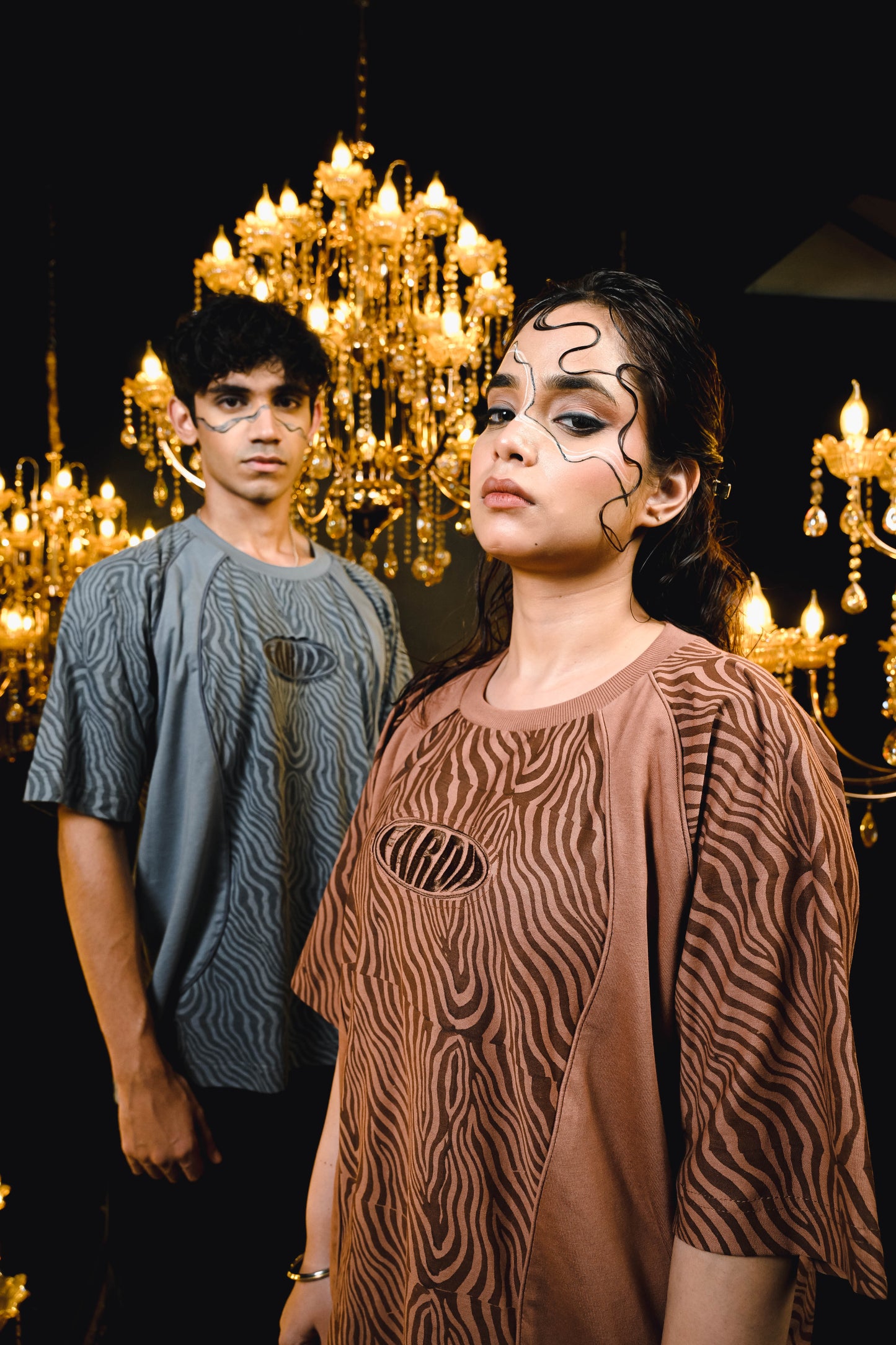 EZBRA TEE: WHISKEY [UNISEX]
