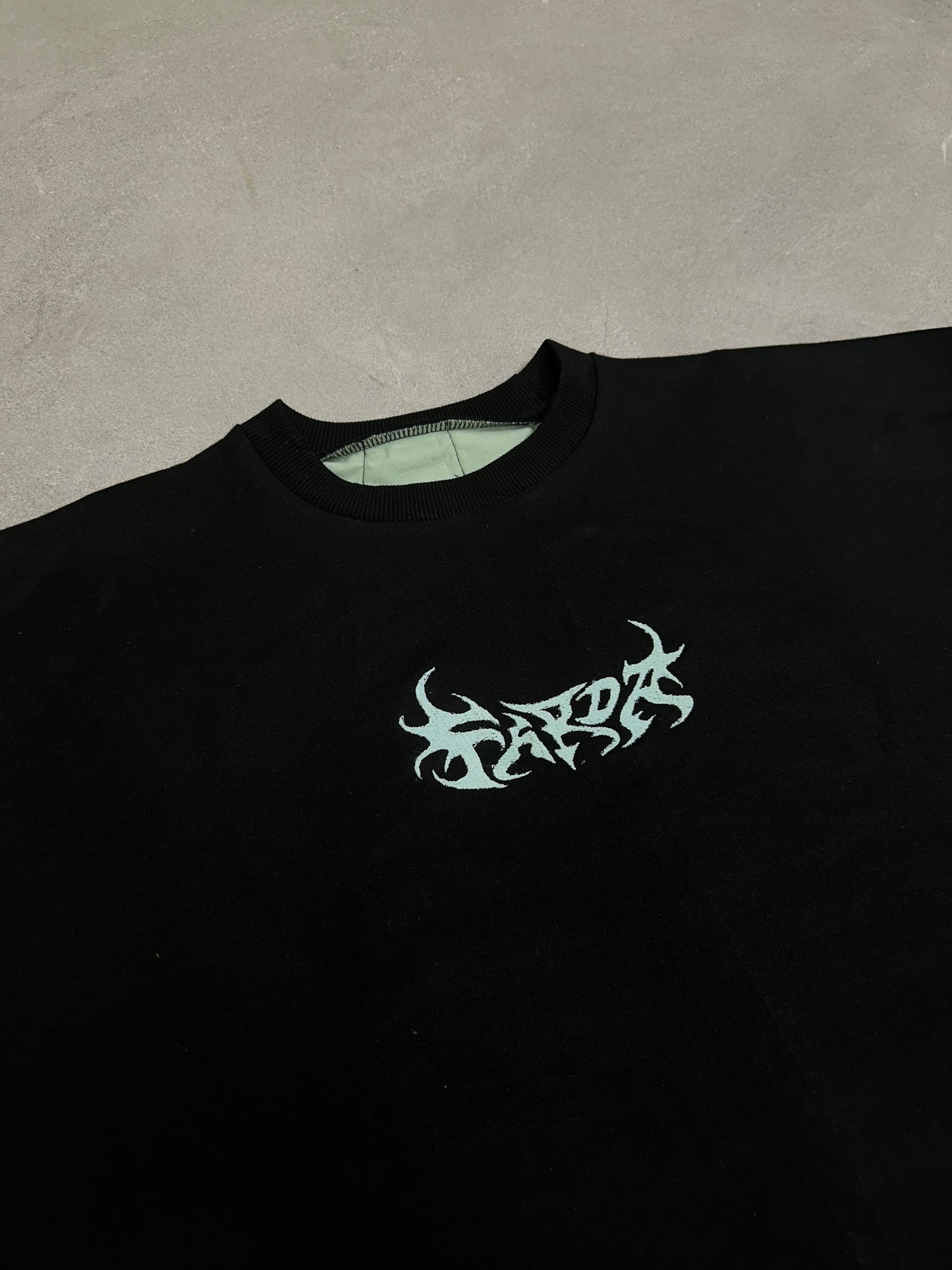 2.5 SLEEVELESS EXO (BLACK/PISTA)
