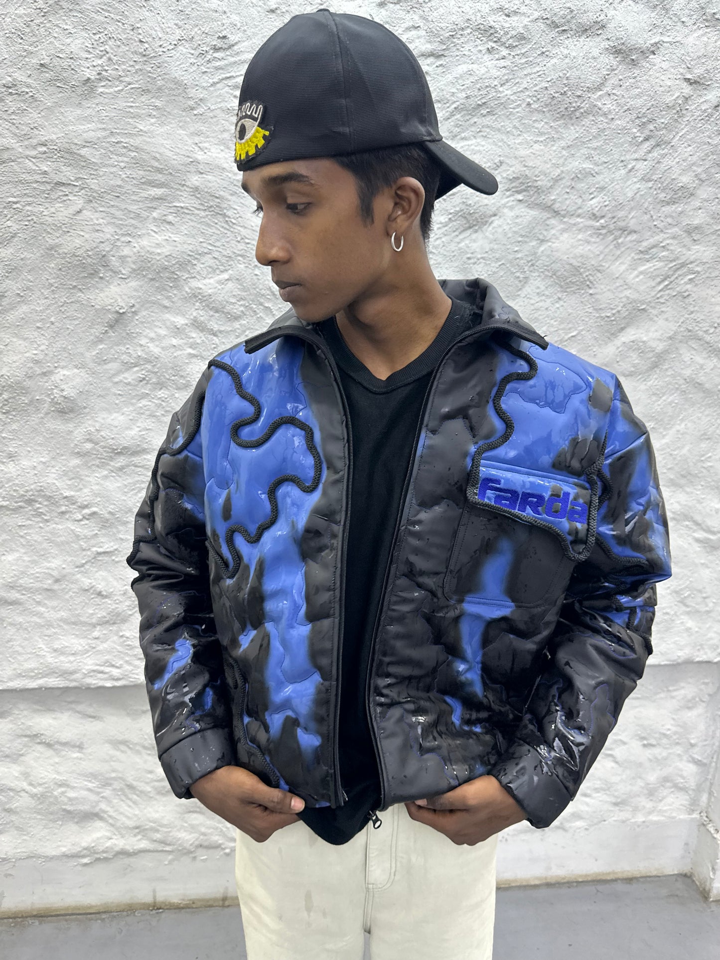 THERMOCHROMIC JACKET: BLUE BLACK