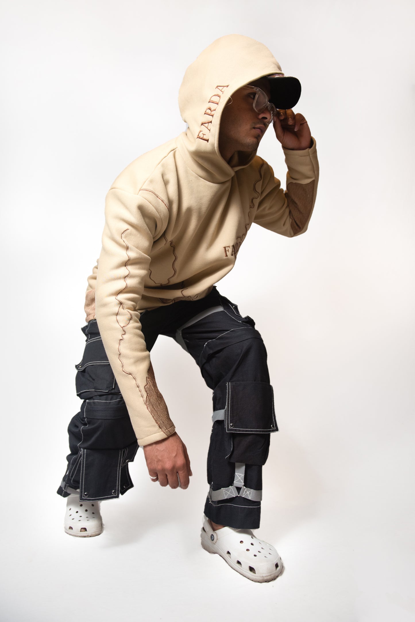 EARTHQUAKE HOODIE